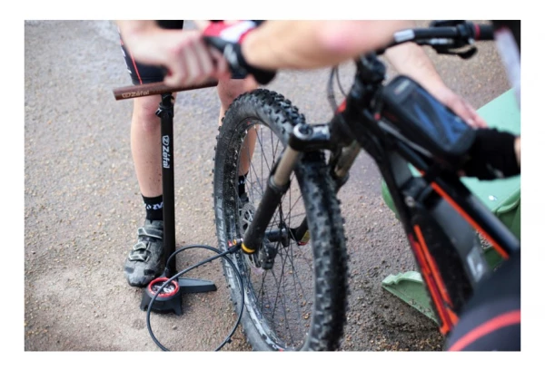 Pompe à Pied ZEFAL Profil Max FP60 Z-Turn Noire 7 Pompe à Pied ZEFAL Profil Max FP60 Z-Turn Noire – Image 5