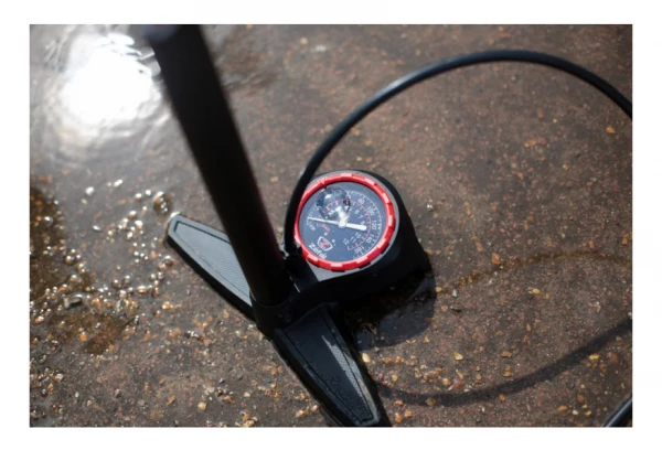 Pompe à Pied ZEFAL Profil Max FP60 Z-Turn Noire 8 Pompe à Pied ZEFAL Profil Max FP60 Z-Turn Noire – Image 6