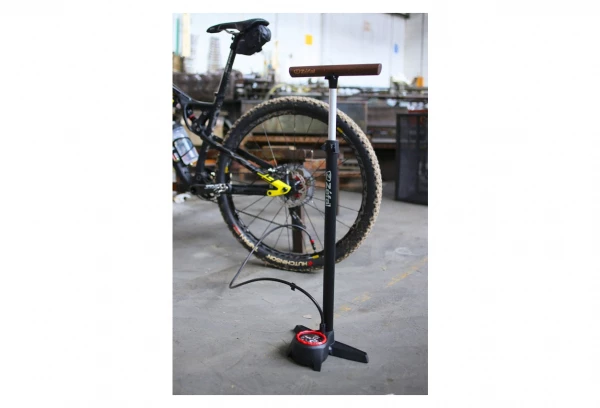 Pompe à Pied ZEFAL Profil Max FP60 Z-Turn Noire 11 Pompe à Pied ZEFAL Profil Max FP60 Z-Turn Noire – Image 9