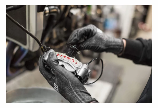 MUC-OFF Brosse De Détail 8 MUC-OFF Brosse De Détail – Image 6