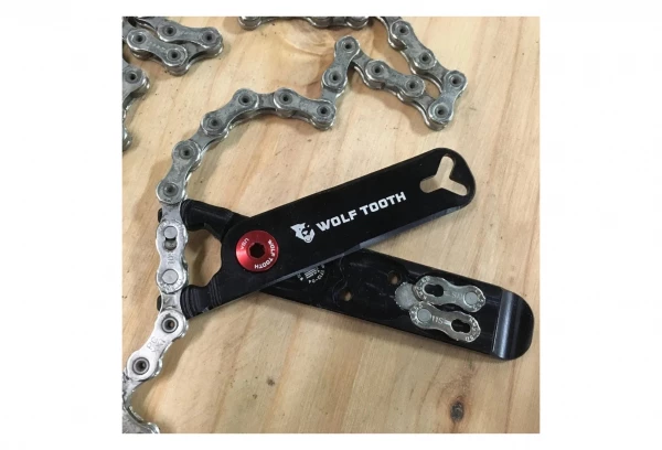 Multi-Outil Wolf Tooth Pack Pliers - Master Link Combo Pliers (4 Fonctions) Noir Orange 6 Multi-Outil Wolf Tooth Pack Pliers - Master Link Combo Pliers (4 Fonctions) Noir Orange – Image 4