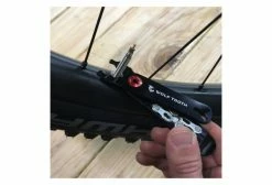 Multi-Outil Wolf Tooth Pack Pliers - Master Link Combo Pliers (4 Fonctions) Noir Orange 16 Multi-Outil Wolf Tooth Pack Pliers - Master Link Combo Pliers (4 Fonctions) Noir Orange -Entretien Réparation VTT Soldes Magasin unnamed file 4134