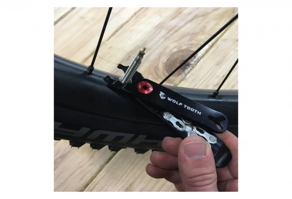 Multi-Outil Wolf Tooth Pack Pliers - Master Link Combo Pliers (4 Fonctions) Noir Orange 9 Multi-Outil Wolf Tooth Pack Pliers - Master Link Combo Pliers (4 Fonctions) Noir Orange – Image 7