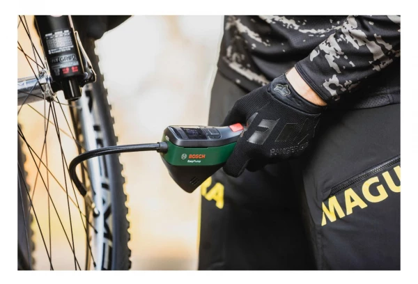 Pompe à Air Comprimé Sans-Fil Bosch EasyPump (Max 150 Psi / 10.3 Bar) 10 Pompe à Air Comprimé Sans-Fil Bosch EasyPump (Max 150 Psi / 10.3 Bar) – Image 9