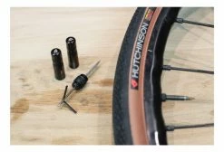 Kit De Réparation Tubeless Hutchinson Outil + 10 Mèches -Entretien Réparation VTT Soldes Magasin unnamed file 492